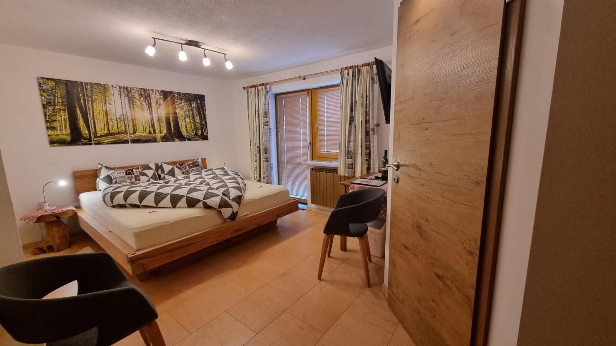 Doppelzimmer mit Balkon
